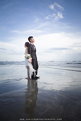 Outdoor Beach Pre-wedding Photoshoot - Couple: David & Jess @ East Coast Park (ECP)