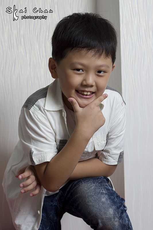 Indoor children photoshoot with Dylan at Joyous Nails Seng Kang