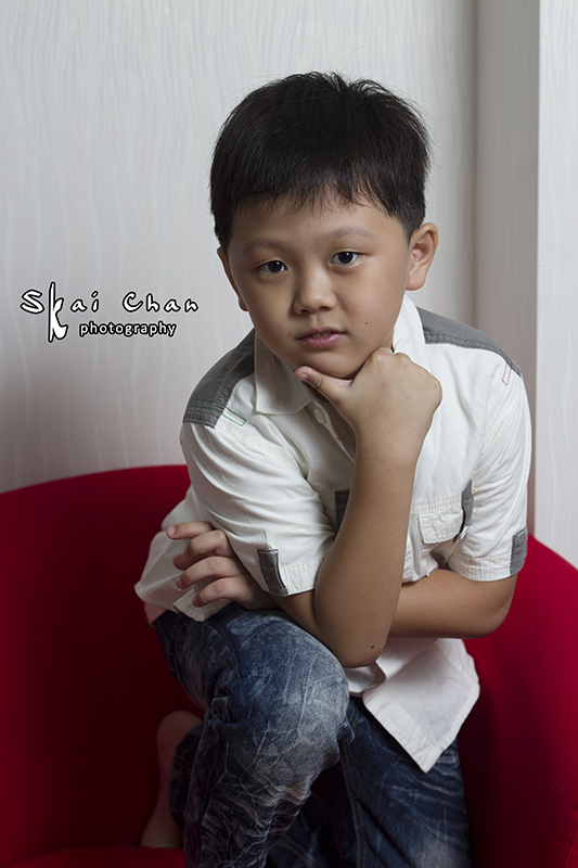 Indoor children photoshoot with Dylan at Joyous Nails Seng Kang