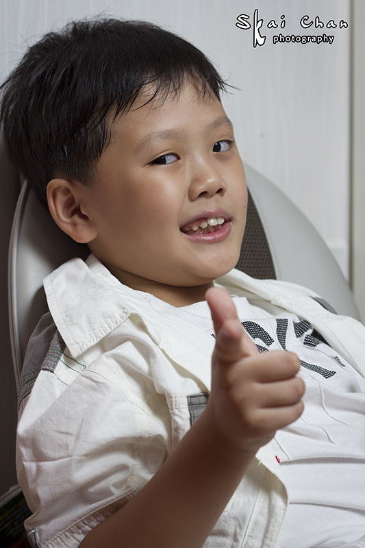Indoor children photoshoot with Dylan at Joyous Nails Seng Kang