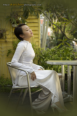 Outdoor Casual Traditional Vietnamese Ao Dai Photoshoot - KT Pham @ Duxton Plain Park