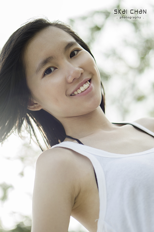 Lifestyle portrait photoshoot with Vanessa Toh at Pasir Ris Park