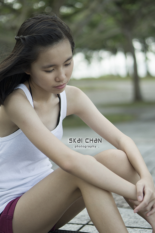Lifestyle portrait photoshoot with Vanessa Toh at Pasir Ris Park