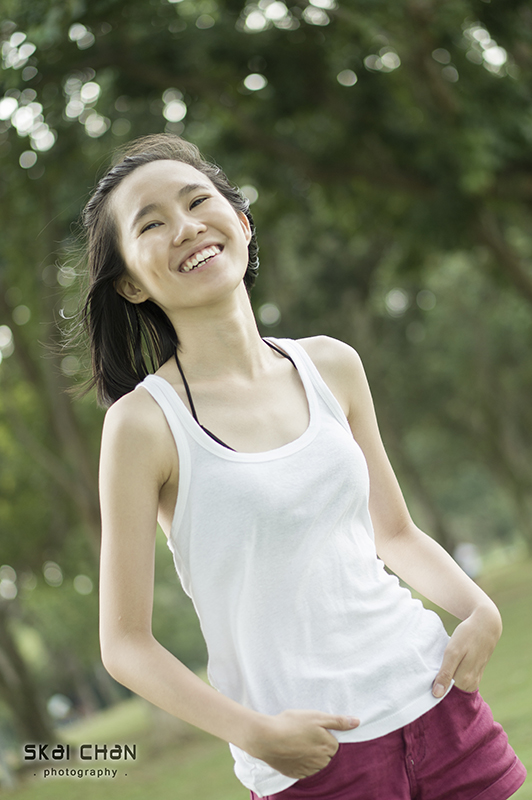 Lifestyle portrait photoshoot with Vanessa Toh at Pasir Ris Park