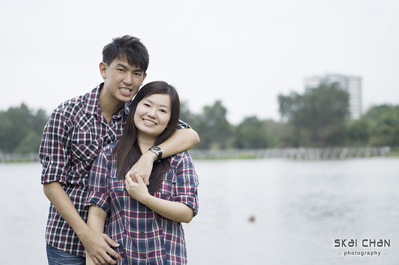 Creative and cute outdoor couple photoshoot with Derrick and Ariel at Jurong Lake Gardens