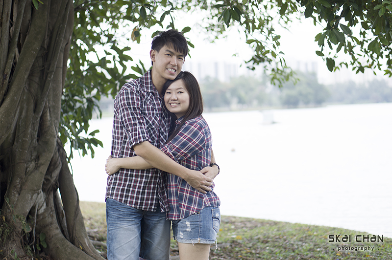 Creative and cute outdoor couple photoshoot with Derrick and Ariel at Jurong Lake Gardens