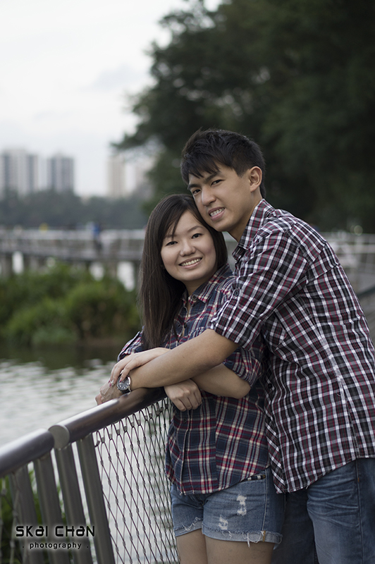 Creative and cute outdoor couple photoshoot with Derrick and Ariel at Jurong Lake Gardens