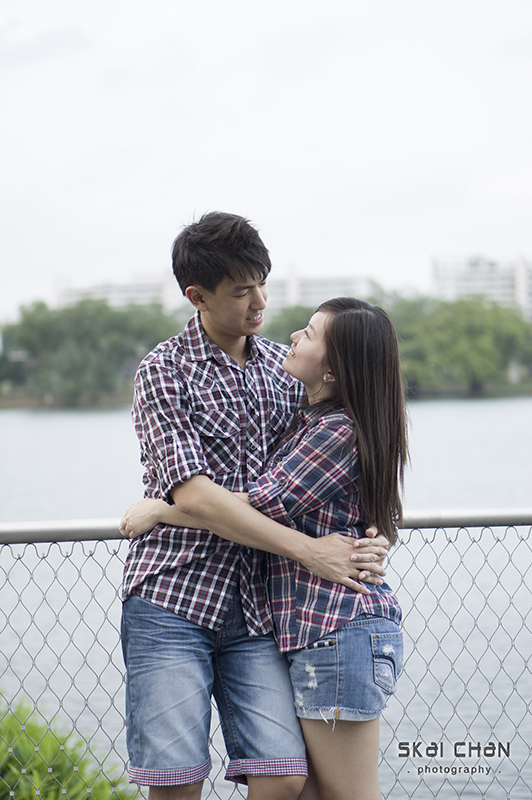 Creative and cute outdoor couple photoshoot with Derrick and Ariel at Jurong Lake Gardens