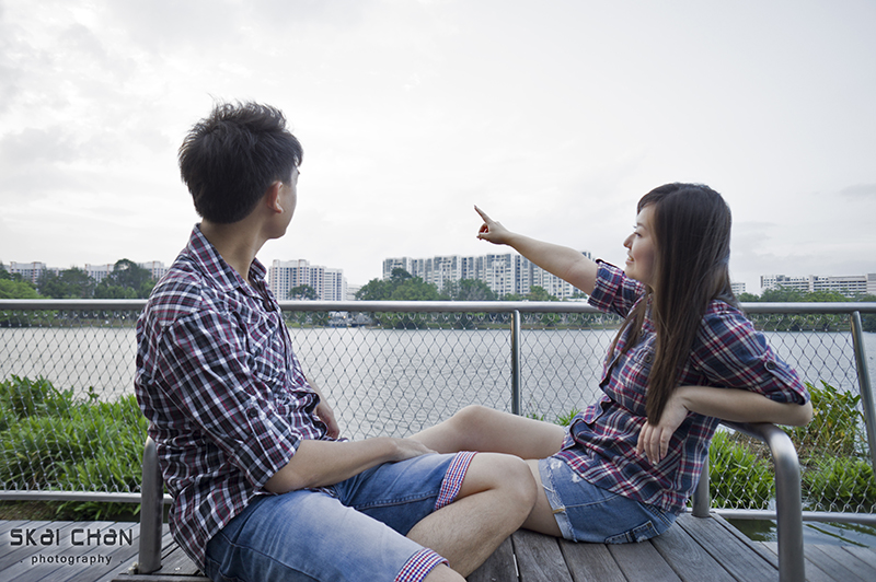 Creative and cute outdoor couple photoshoot with Derrick and Ariel at Jurong Lake Gardens