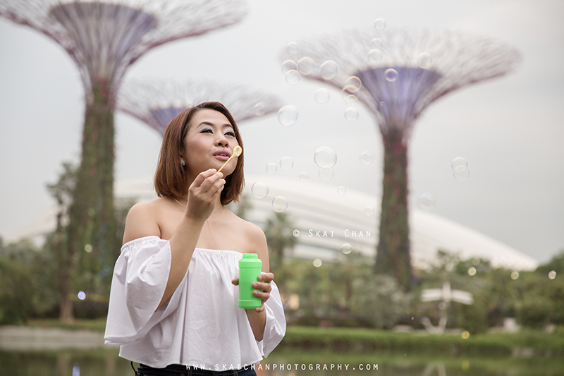 lifestyle photography at dragonfly lake, looking at silver garden, gardens by the bay lifestyle photography at dragonfly lake, looking at silver garden, gardens by the bay