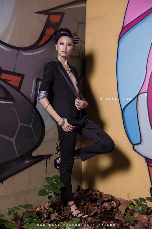 Night fashion photoshoot with Tan Rou Ying at Haji Lane