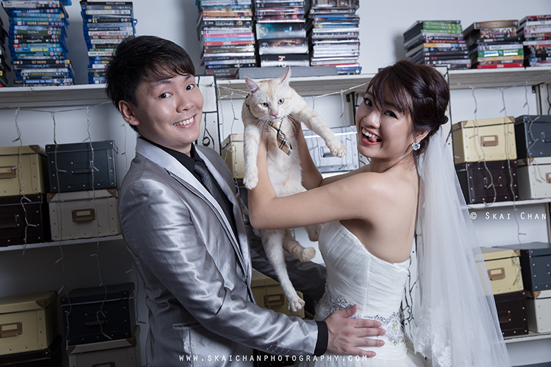 Indoor pre-wedding photoshoot with Huiting & Shengyang at Sunsetopia Indoor pre-wedding photoshoot with Huiting & Shengyang at Sunsetopia