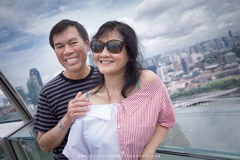 Outdoor casual couple photoshoot with Michael & Kimli at Marina Bay Sands (MBS) hotel Outdoor casual couple photoshoot with Michael & Kimli at Marina Bay Sands (MBS) hotel