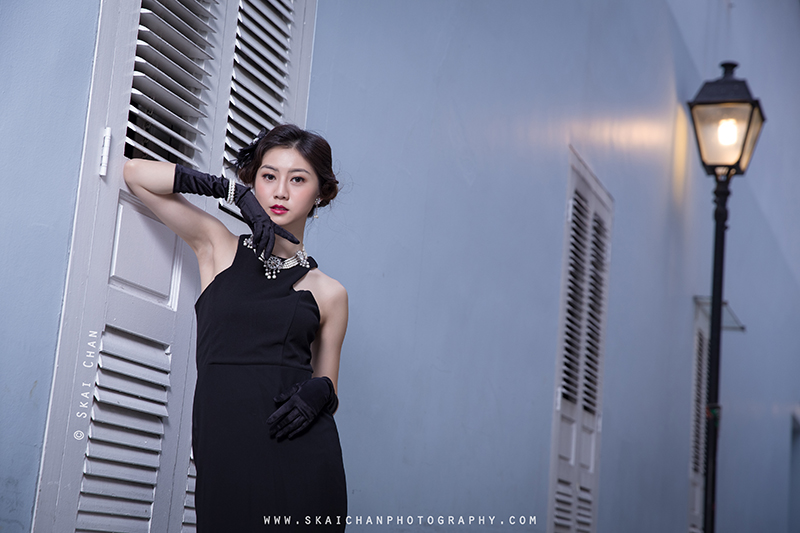 Vintage themed retro style night photoshoot with Hilary at Ann Siang Hill Park (back alley)