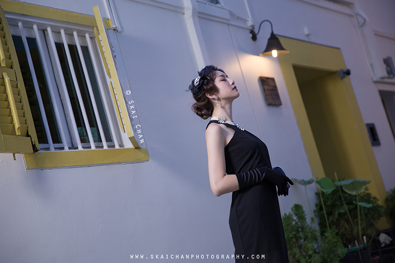 Vintage themed retro style night photoshoot with Hilary at Ann Siang Hill Park (back alley)
