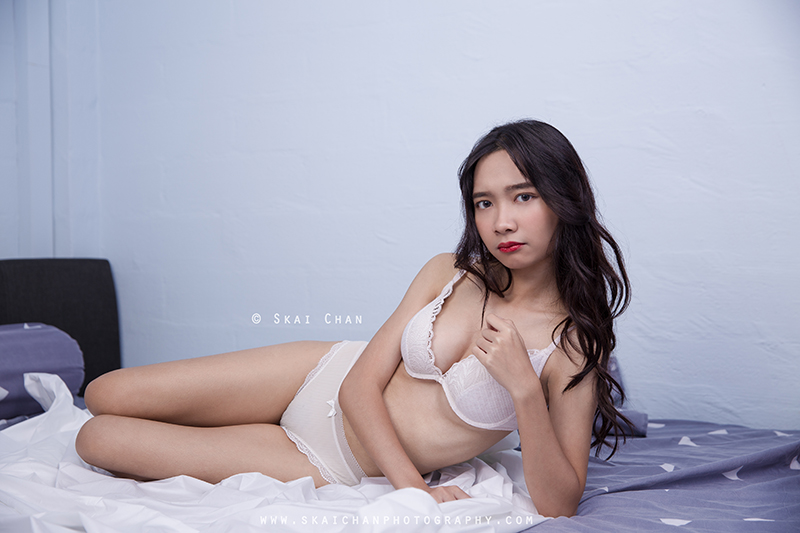 Boudoir portrait photoshoot with Rina at Tanjong Pagar