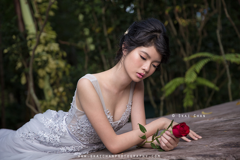 Garden Bridal / Wedding photoshoot with Robyn Skye at Gardens by the Bay