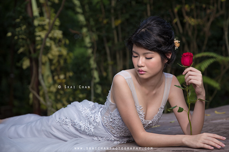Sexy bridal shoot with beautiful Robyn Skye