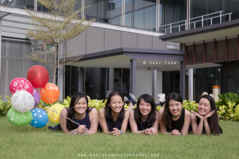 Friends portrait photoshoot with Delphine & friends Seto at National University of Singapore (NUS)