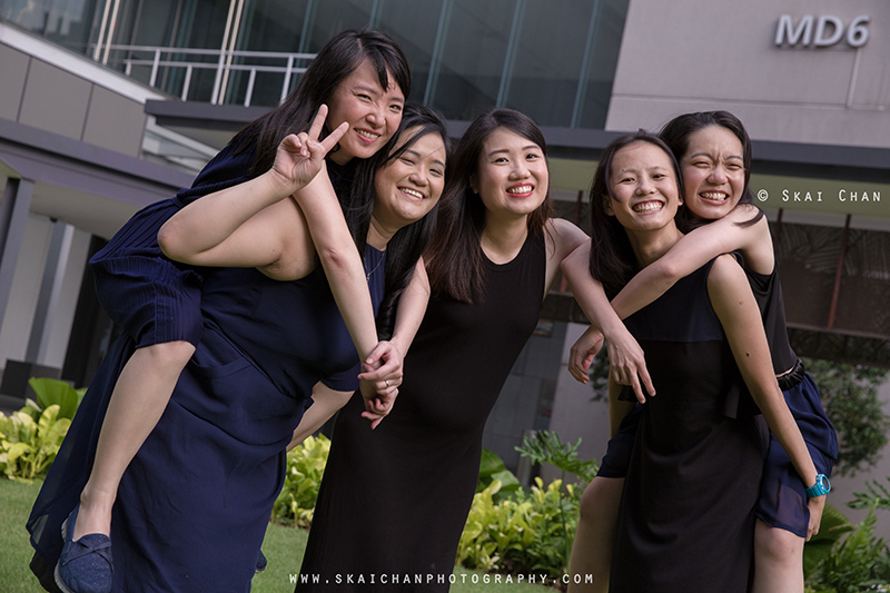 Friends portrait photoshoot with Delphine & friends Seto at National University of Singapore (NUS)