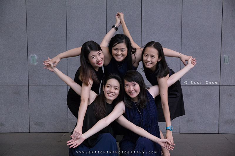 Friends portrait photoshoot with Delphine & friends Seto at National University of Singapore (NUS)