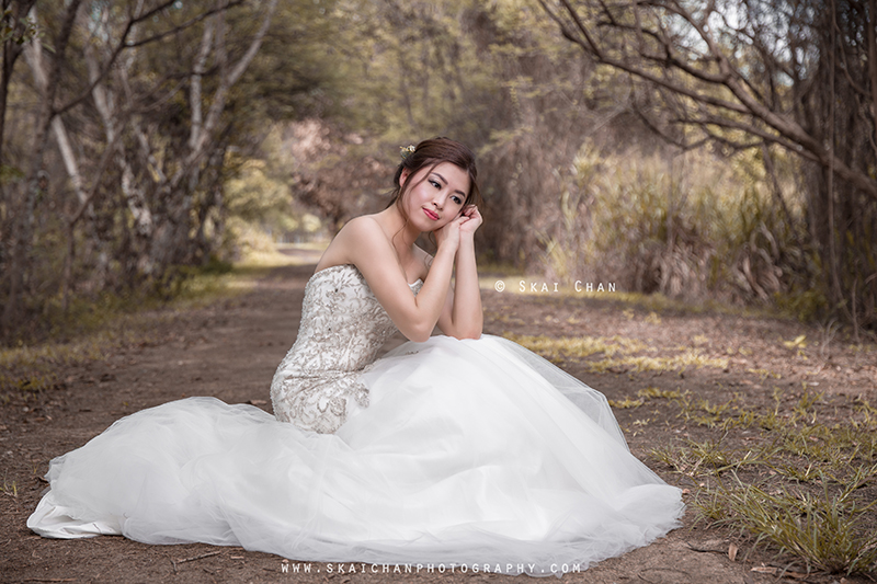 Stylish and edgy fashion bridal wedding photoshoot with Ivia Xiao Hui at Tampines Eco Green