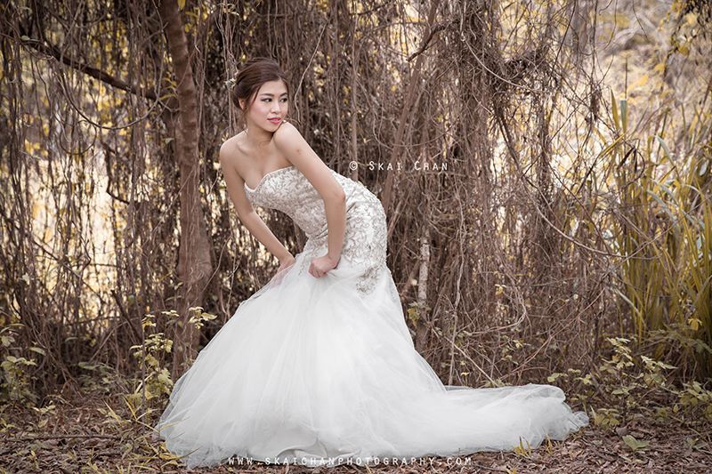 Stylish and edgy fashion bridal wedding photoshoot with Ivia Xiao Hui at Tampines Eco Green