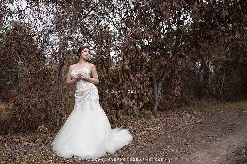 Stylish and edgy fashion bridal wedding photoshoot with Ivia Xiao Hui at Tampines Eco Green