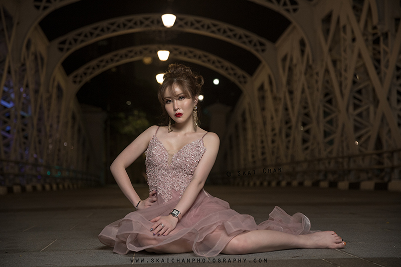 Night fashion portrait photoshoot with Audrey Chen at Anderson Bridge at Fullerton Road