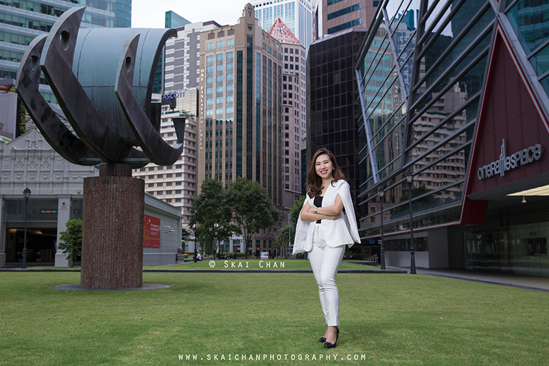 Corporate portrait photoshoot with Ratna Juita at Raffles Place Park & Boat Quay