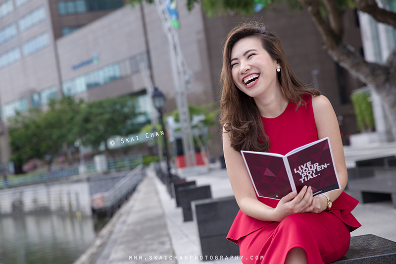 Modern corporate portrait photoshoot with Ratna Juita at Boat Quay