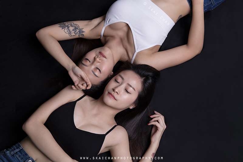 Edgy friends / sisters themed photoshoot with Huiqing and Jasmine Tan at Tanjong Pagar (photography studio)