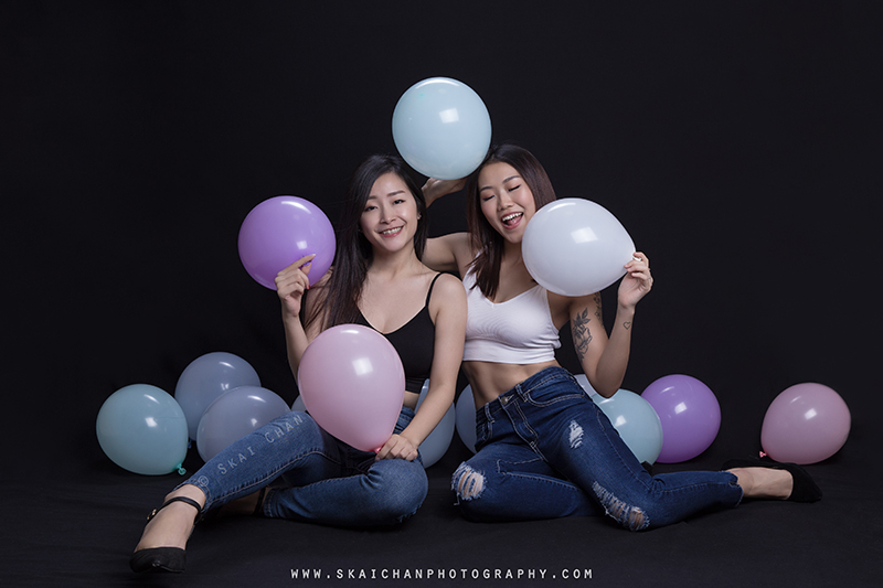 Friends / Sister photoshoot with Huiqing and Jasmine Tan at Tanjong Pagar (photography studio)