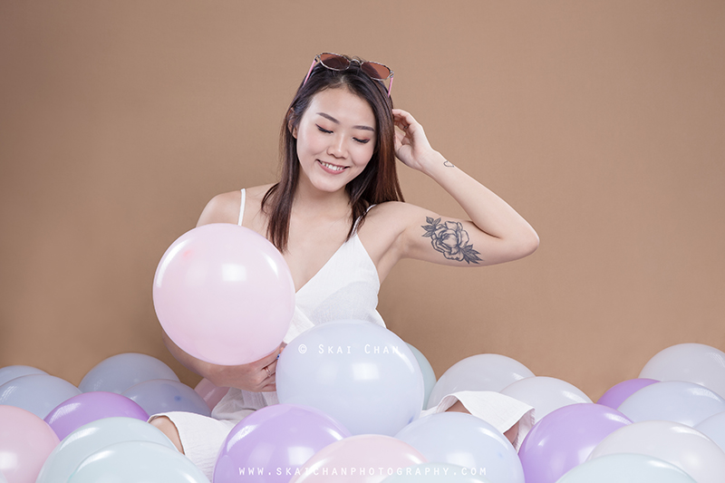 Feminine balloon themed photoshoot with Jasmine Tan at Tanjong Pagar (photography studio)