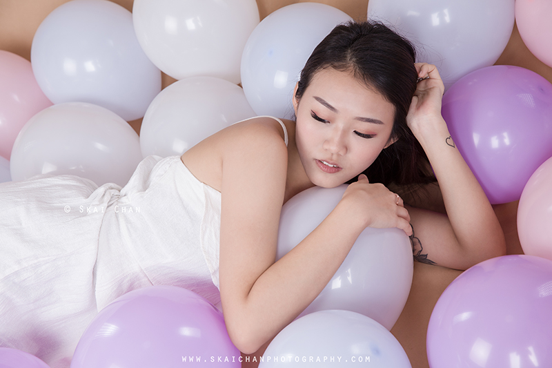 Feminine balloon themed photoshoot with Jasmine Tan at Tanjong Pagar (photography studio)