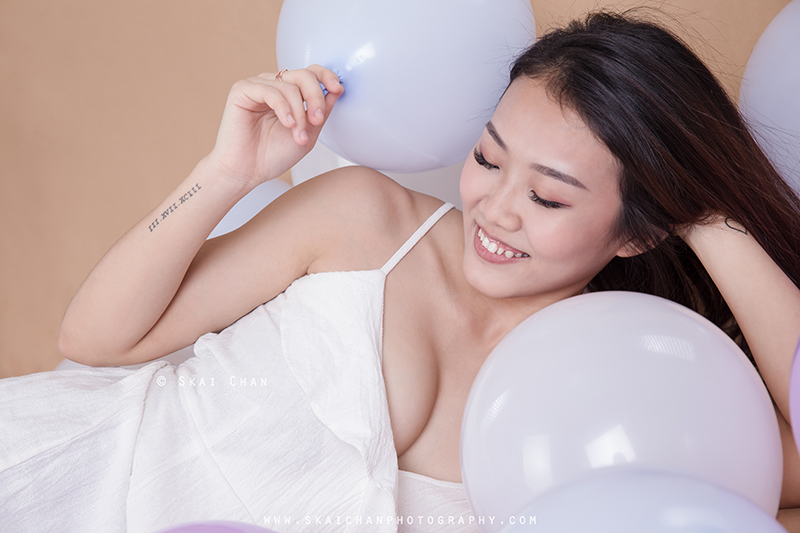 Feminine balloon themed photoshoot with Jasmine Tan at Tanjong Pagar (photography studio)