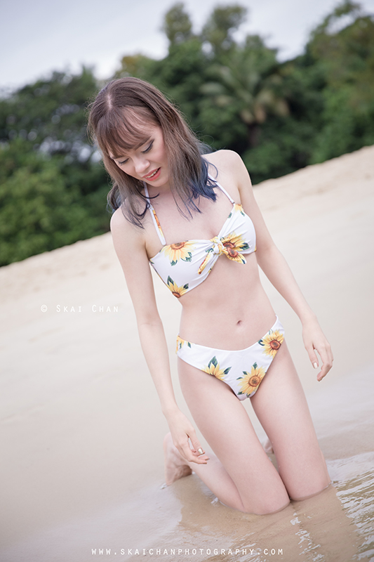 Lifestyle beach bikini photoshoot with Katherine Whiteway (Nekotsurin) at Palawan Beach (Sentosa)