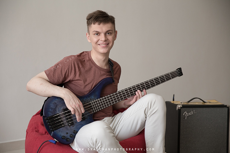 Indoor lifestyle portrait photoshoot with Greg at home