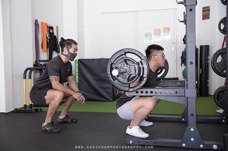 Commercial personal training photoshoot with Gold's Gym Singapore at various gym outlets Commercial personal training photoshoot with Gold's Gym Singapore at various gym outlets