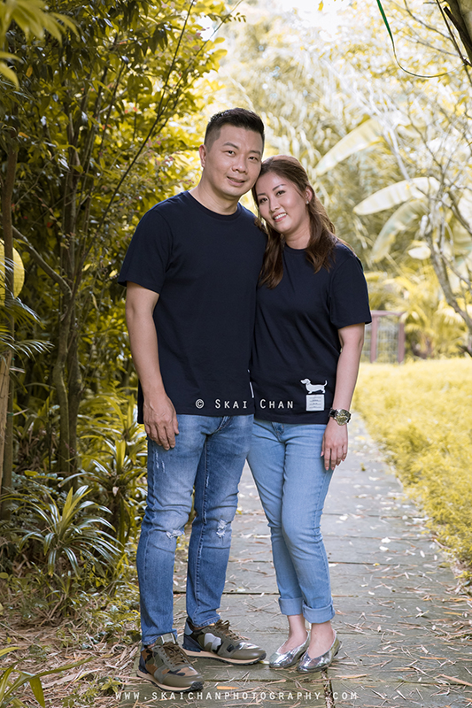 Outdoor casual couple photoshoot with Andrew & Joelle at Dempsey Hill & Singapore Botanic Gardens