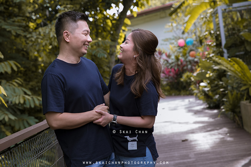 Outdoor casual couple photoshoot with Andrew & Joelle at Dempsey Hill & Singapore Botanic Gardens