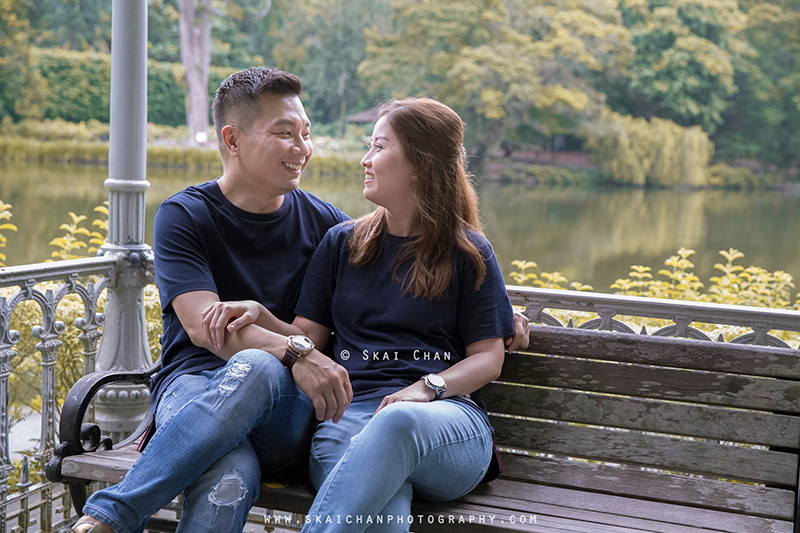 Outdoor casual couple photoshoot with Andrew & Joelle at Dempsey Hill & Singapore Botanic Gardens
