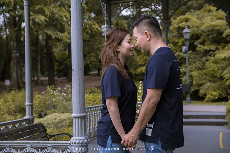 Outdoor casual couple photoshoot with Andrew & Joelle at Dempsey Hill & Singapore Botanic Gardens