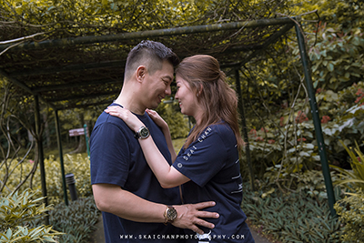 Outdoor Casual Couple Photoshoot - Couple: Andrew & Joelle @ Dempsey Hill & Singapore Botanic Gardens