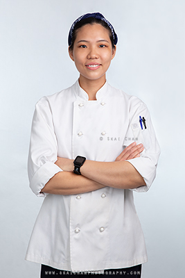 Indoor Environmental Portrait Photoshoot - Carissa Yeo @ Photography studio @ Tanjong Pagar