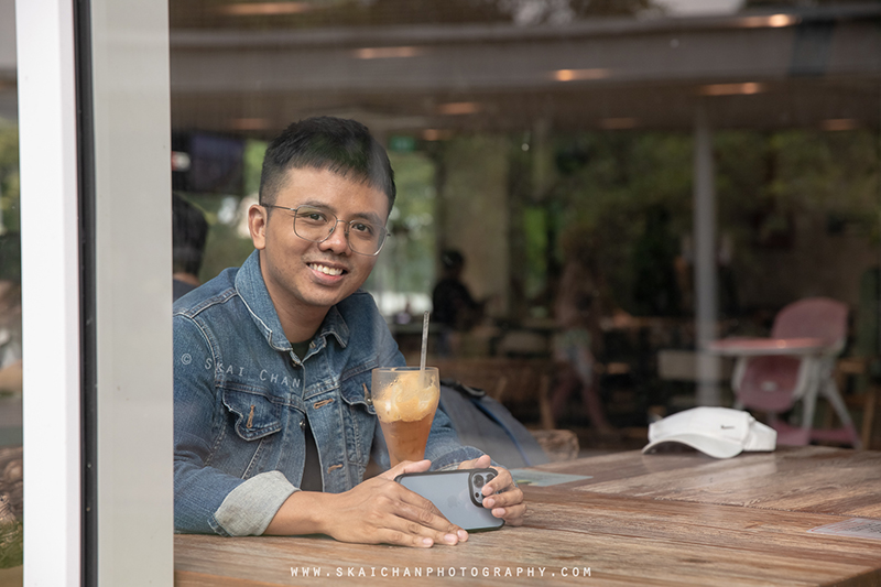 Cafe lifestyle portrait photoshoot with Barry Chow @ Fusion Spoon Cafe (Jurong Lake Gardens)
