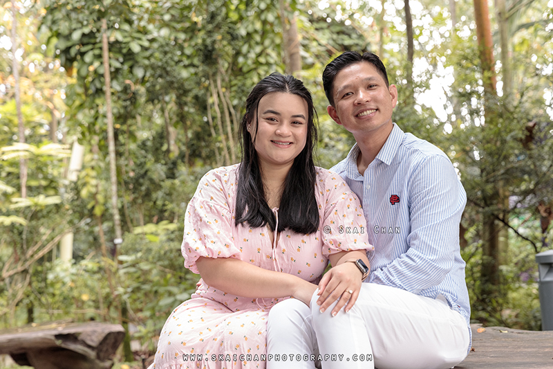 Outdoor casual couple photoshoot with Andrew & Vicky at World of Plants & Water Lily Pond (Gardens By The Bay)