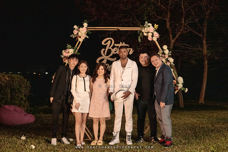 Night outdoor friends photoshoot with Timothy & Friends at Changi Cottage