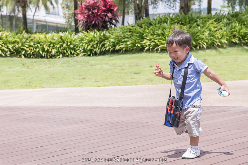 Children photoshoot with Nicholas, Jonathan & Iverina at Vivocity Rooftop