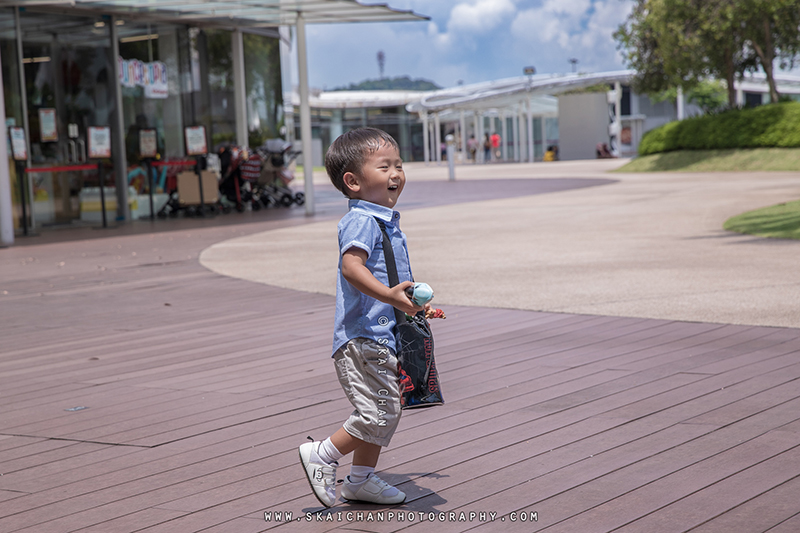 Children photoshoot with Nicholas, Jonathan & Iverina at Vivocity Rooftop